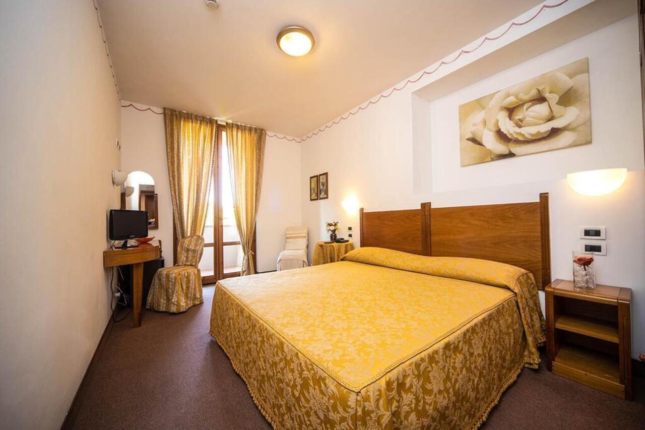 Hotel Ristorante Farneta コルトーナ エクステリア 写真