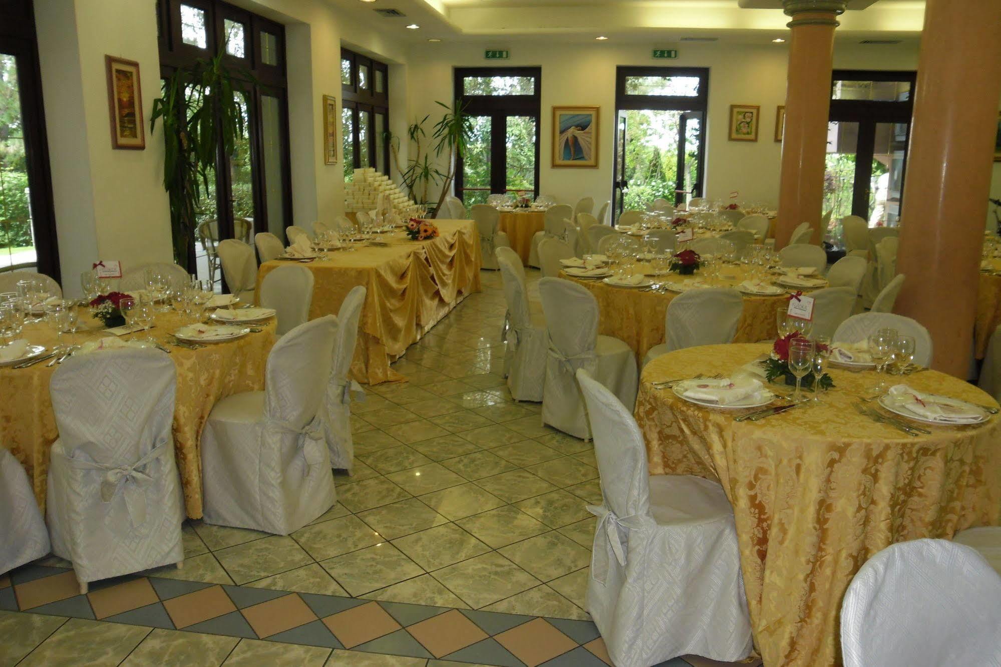Hotel Ristorante Farneta コルトーナ エクステリア 写真