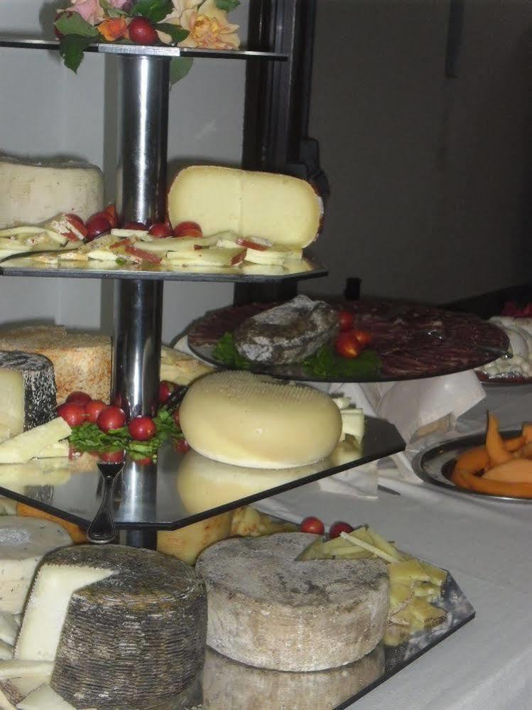 Hotel Ristorante Farneta コルトーナ エクステリア 写真