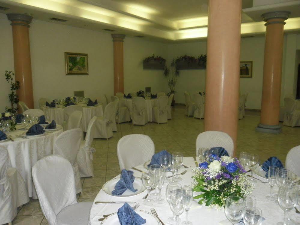 Hotel Ristorante Farneta コルトーナ エクステリア 写真
