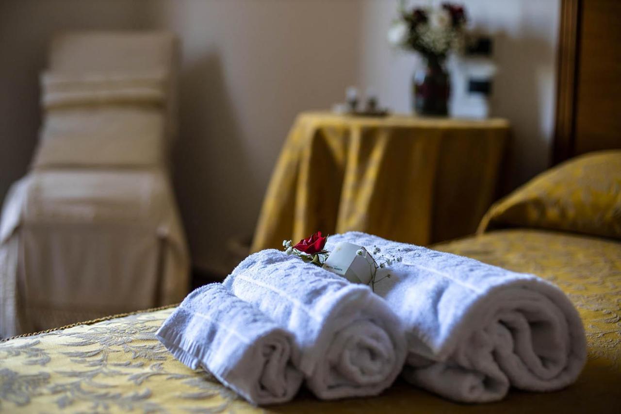 Hotel Ristorante Farneta コルトーナ エクステリア 写真