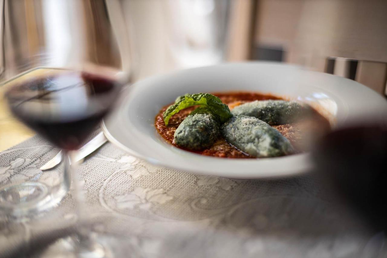 Hotel Ristorante Farneta コルトーナ エクステリア 写真